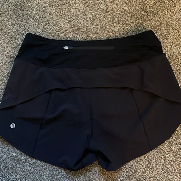 Lululemon Speed Up Mid Rise Lined Shorts 4” size 6 Black Excellent Condition - Picture 2 of 4